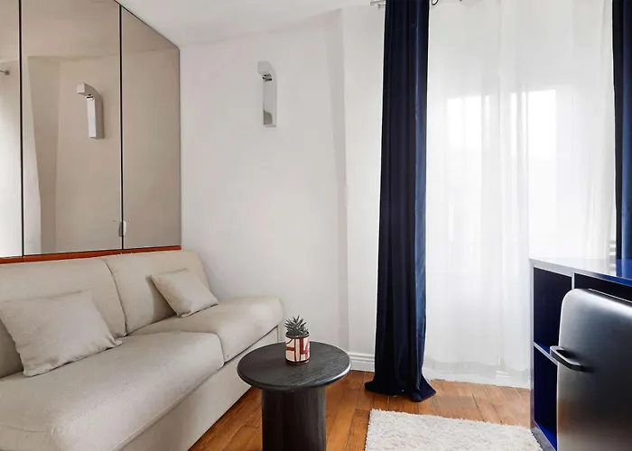 Elegant Pres De Montmartre Et Sacre-coeur